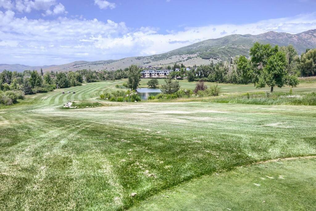 Wolf Creek Lodge Condo In Eden, Ut - Relaxing Mountain Retreat エクステリア 写真